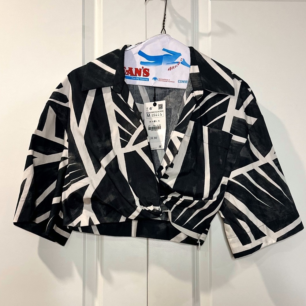 Zara crop top with collar Size M